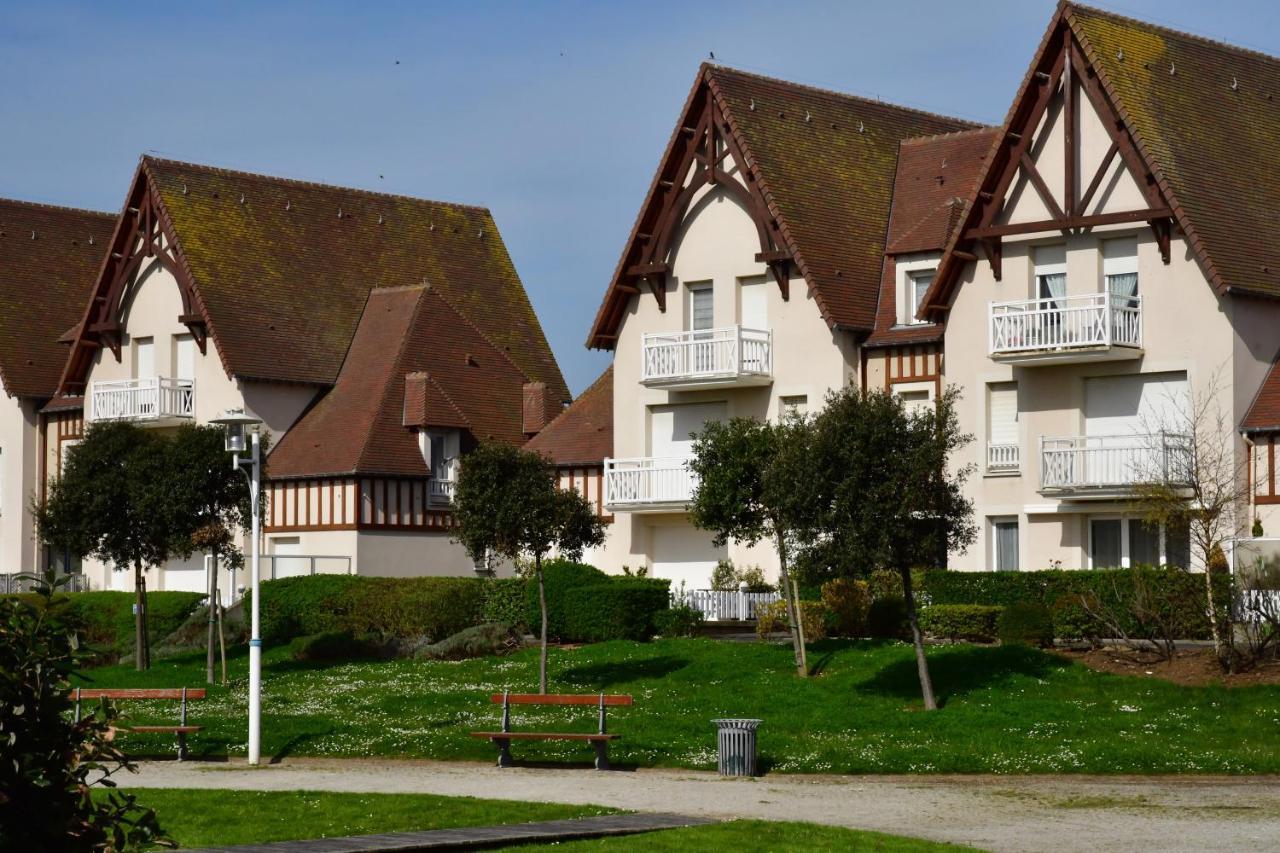 Appartement Spacieux Avec Balcon - A 50M De La Plage Courseulles-sur-Mer Exterior foto