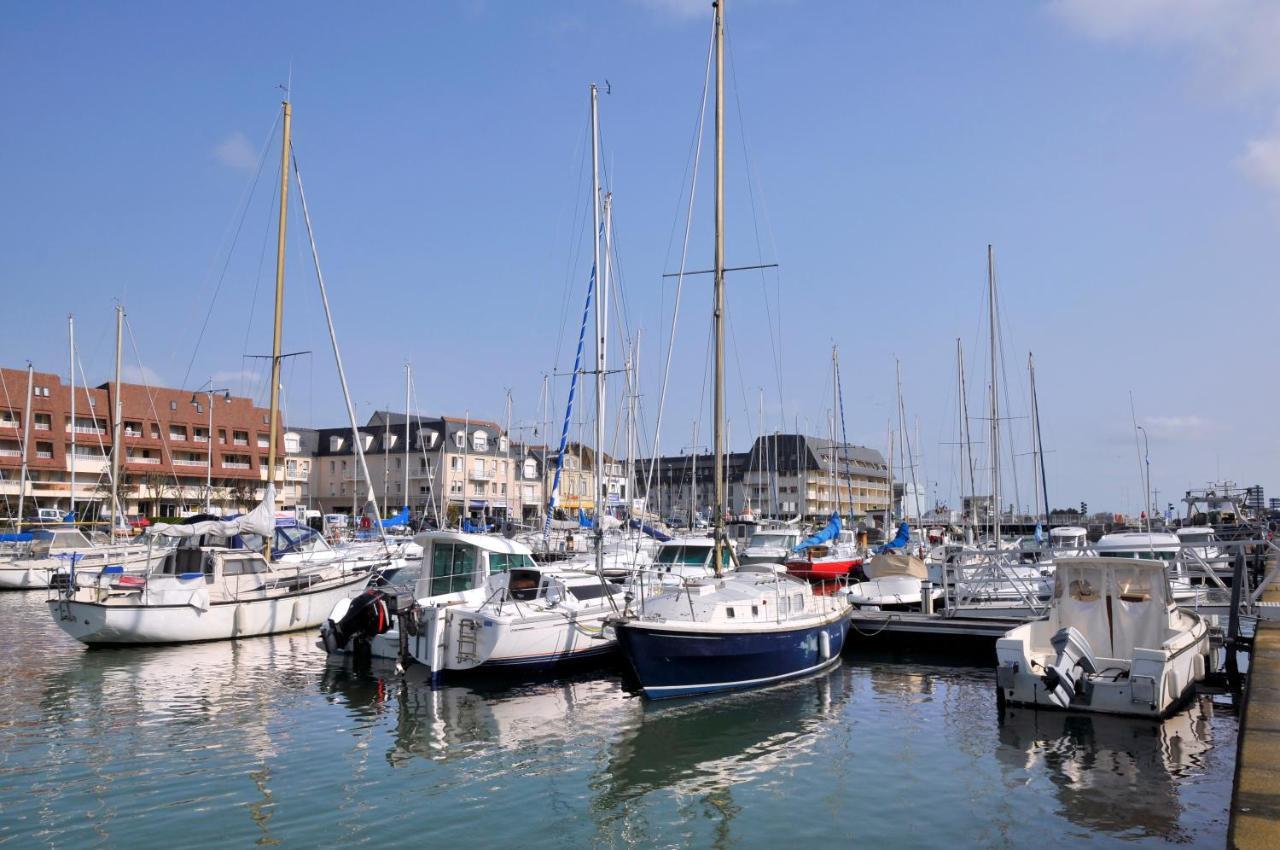 Appartement Spacieux Avec Balcon - A 50M De La Plage Courseulles-sur-Mer Exterior foto